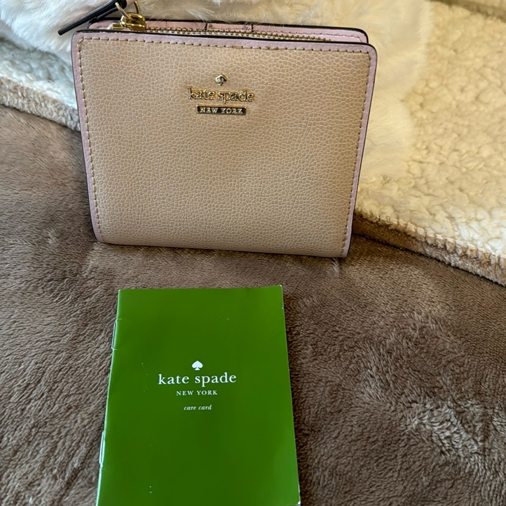 KATE SPADE ♠️ LARCH MONT SMALL WALLET